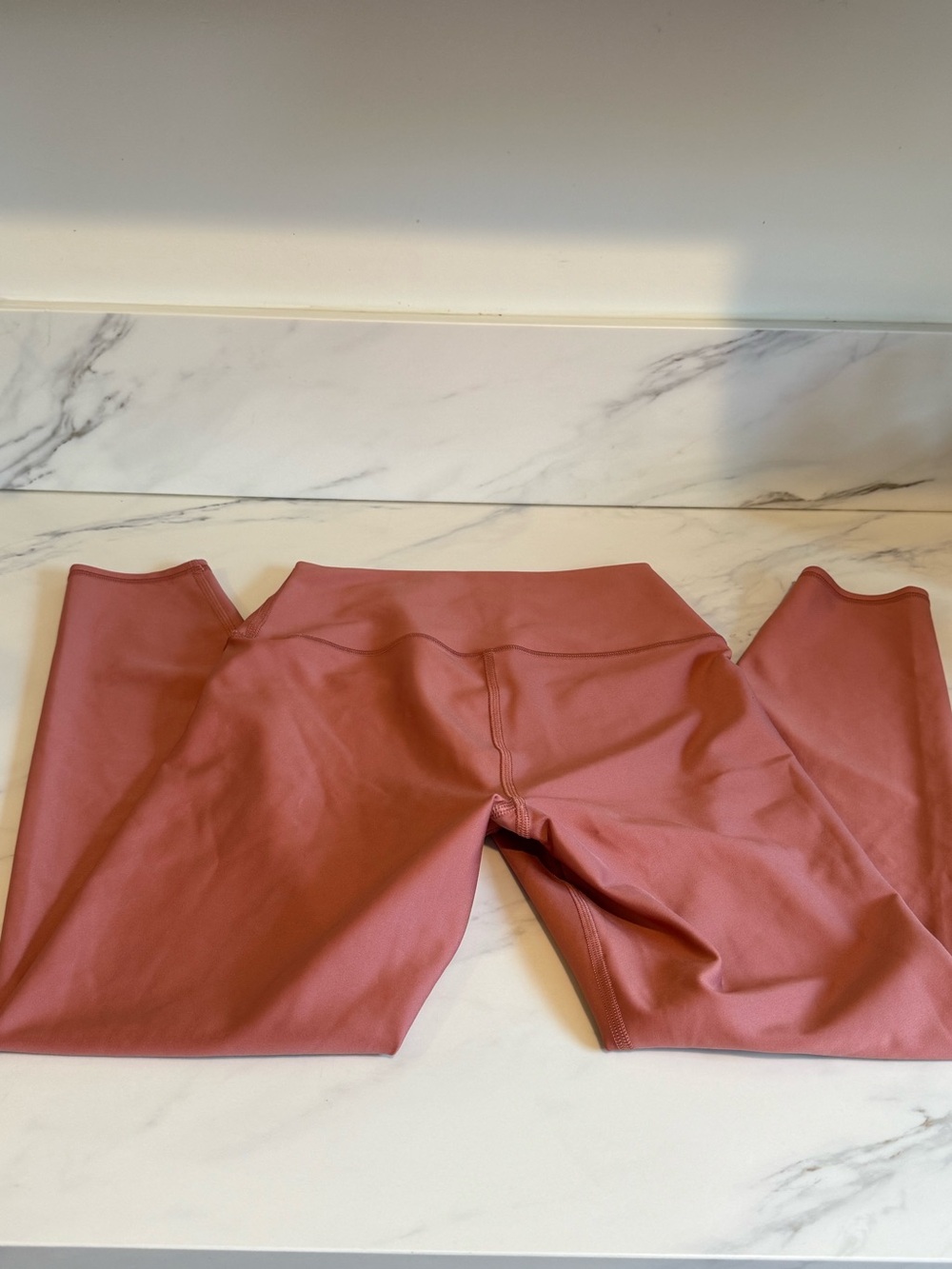 ALO Yoga High-Rise Leggings in Dusty Rose
